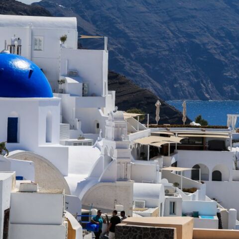 Kαταγγελία σερβιτόρου στη Σαντορίνη: «Αν δεν φύγεις σε 5 λεπτά, θα σε σκοτώσω» - Τι συνέβη σε γνωστό εστιατόριο