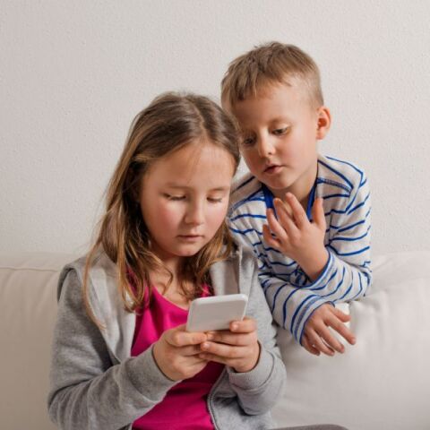 Τα παιδιά ζητούν συμβουλές και λύσεις από την τεχνητή νοημοσύνη - Γιατί αυτό είναι επικίνδυνο