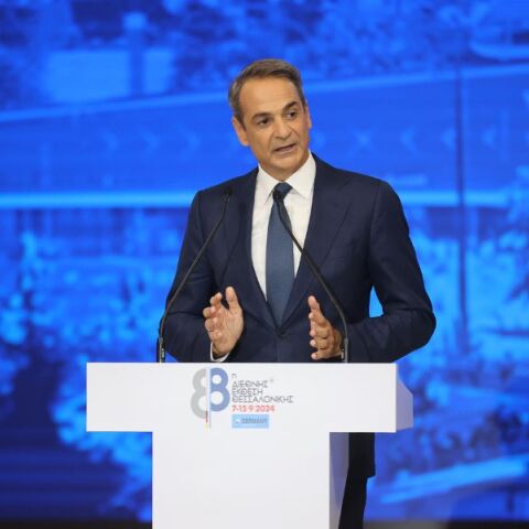 Πακέτο 1,5 δισ. ευρώ ανακοινώνει η κυβέρνηση στη ΔΕΘ, με μέτρα στήριξης για μεσαία τάξη, στέγη και ρύθμιση δανείων σε ελβετικό φράγκο.