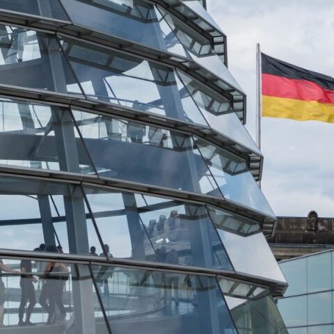 Γερμανία: Νέα δημοσκόπηση δείχνει ότι σχεδόν ένας στους δύο ψηφοφόρους θεωρεί τη Ρωσία απειλή για τη χώρα - Διαφορετικές αντιλήψεις μεταξύ υποστηρικτών κομμάτων