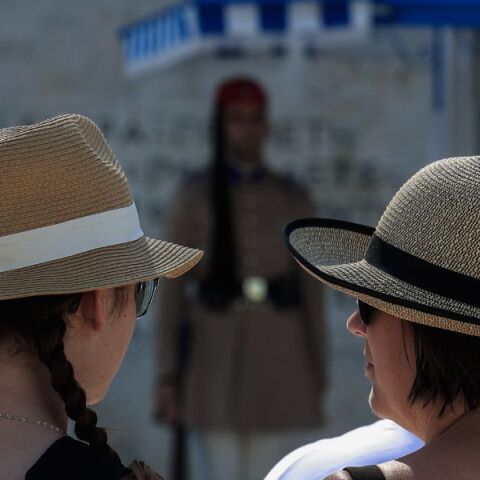 Καιρός: Νέο κύμα καύσωνα σαρώνει τη χώρα από σήμερα, Δευτέρα 21 Ιουλίου - Πού θα φτάσει ο υδράργυρος - Τι προβλέπουν meteo και ΕΜΥ.