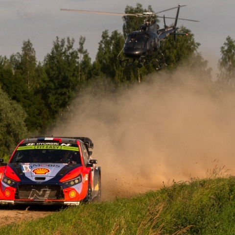 O Όλιβερ Σόμπεργκ κερδίζει το Ράλι Εσθονίας