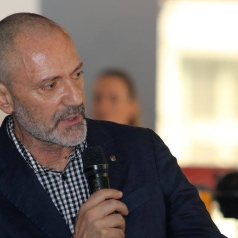 Γρηγόρης Βαλλιανάτος: Συνέντευξη με τον ακτιβιστή και σύμβουλο Κοινωνικής Πολιτικής στον Δήμο Αθηναίων για το ΚΕΘΕΑ και τις αλλαγές στις δομές απεξάρτησης.