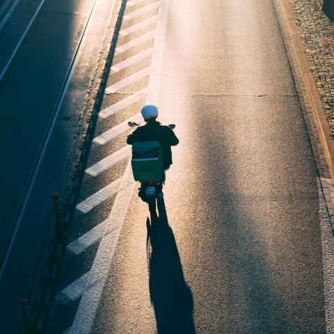 Διανομέας στον δρόμο