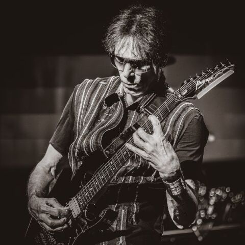 Στιβ Βάι: Η Θεσσαλονίκη, οι Ιταλοί της Νέας Υόρκης και ο Φρανκ Ζάπα