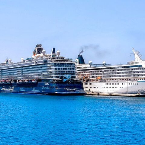 Σε ισχύ από 21 Ιουλίου το τέλος κρουαζιέρας για αποβιβάσεις σε ελληνικά λιμάνια, με έσοδα για έργα τουρισμού και στήριξη τοπικών κοινωνιών.