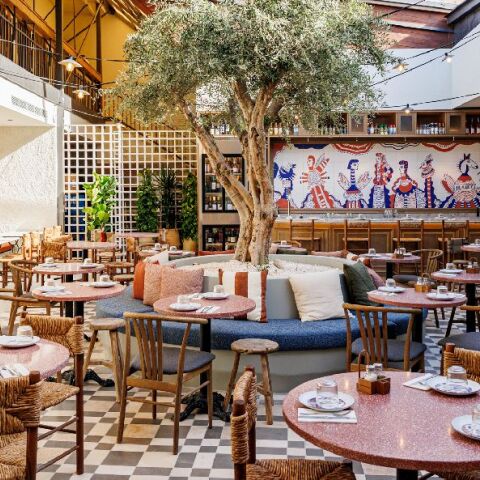 25 στέκια που κάνουν διαφορετικό το καλοκαίρι του 2025