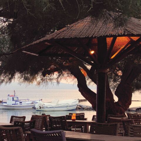 4 spots που αξίζει να ανακαλύψεις σε Αίγινα, Ύδρα και Σπέτσες