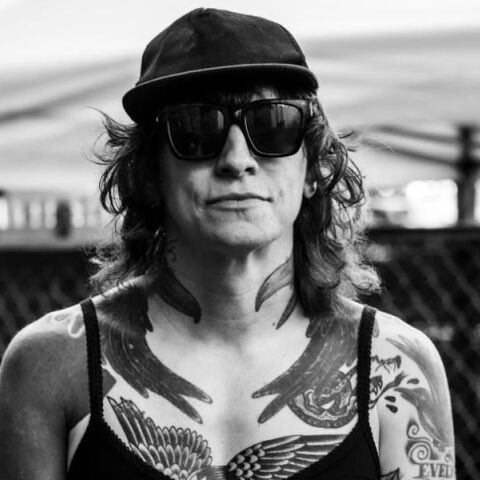 Η Λόρα Τζέιν Γκρέις απαντά στις καταγγελίες της συζύγου της, Πάρις, περί συναισθηματικής κακοποίησης - Παραδέχεται τοξικότητα και ακυρώνει εμφανίσεις.