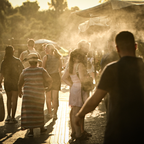 Καύσωνας: Σε ποιες περιοχές καθίσταται υποχρεωτική η παύση εργασιών την Κυριακή