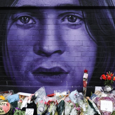 Να προσέχεις τον Παντέλο