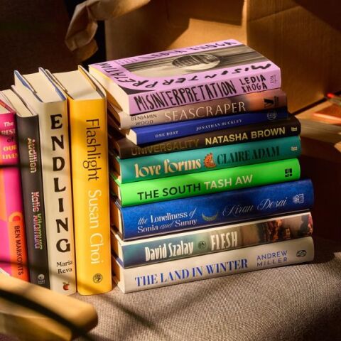 Ανακοινώθηκε η μακρά λίστα του Βραβείου Μπούκερ 2025 - Περιλαμβάνει συγγραφείς από εννέα διαφορετικές εθνικότητες - Η Σάρα Τζέσικα Πάρκερ στην κριτική επιτροπή 