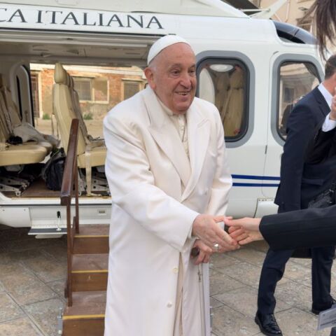 Στέγη: Ο Γιούργκεν Τέλερ εγκαινιάζει το Onassis Ready με την έκθεση you are invited, στη μεγαλύτερη παρουσίαση του έργου του στην Ελλάδα.