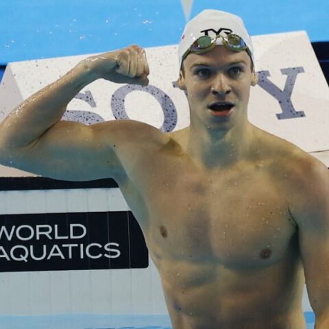 Από…άλλο πλανήτη ο Λεόν Μαρσάν, διέλυσε το παγκόσμιο ρεκόρ 14 ετών στα 200μ. μικτή