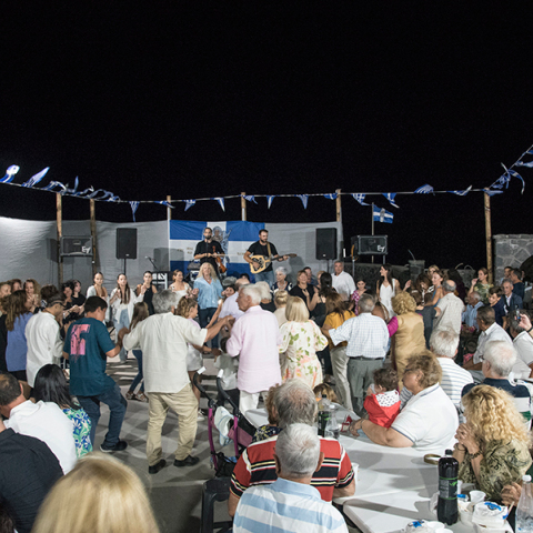 Χορέψετε! Όπου, όπως κι αν είστε, ποτέ μην αμελείτε