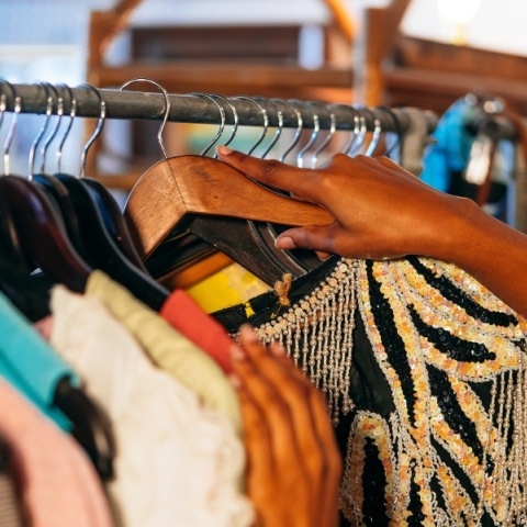 Θριφτάρω, θριφτάρεις, θριφτάρει: Η κίνηση ματ στη μόδα