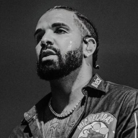 Ο Καναδός ράπερ Drake αποκάλυψε στη σκηνή λεπτομέρειες για τη σύλληψη του γιου του, προκαλώντας αμηχανία στους θαυμαστές του