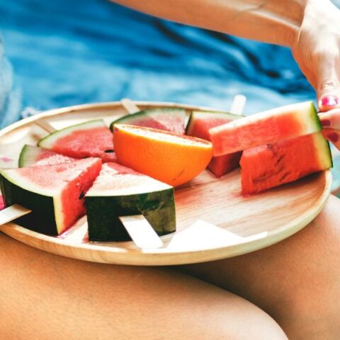 Καρπούζι: Η υπερβολική κατανάλωσή του μπορεί να προκαλέσει πεπτικά προβλήματα, ημικρανίες και άλλες παρενέργειες, σύμφωνα με ειδικούς.