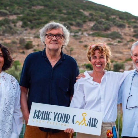 Bring Your Chair – Από τον Θησαυρό των Σιφνίων στον Κουστουρίτσα