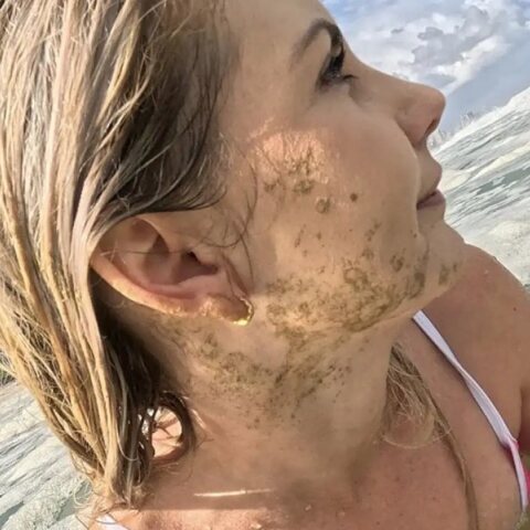 Η ινφλουένσερ που κολύμπησε στα... 