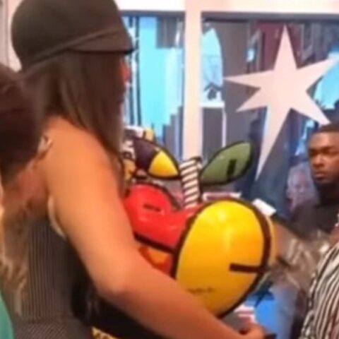 Καλλιτέχνης παίρνει αυτό που του αξίζει μετά την αγενή συμπεριφορά του σε σερβιτόρους εστιατορίου