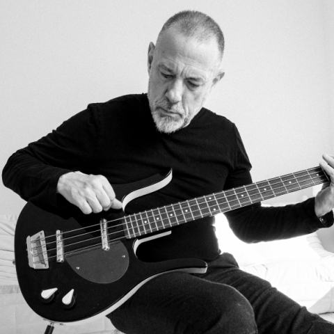 Ο Eric Hilton των Thievery Corporation μας στέλνει την κασέτα του καλοκαιριού