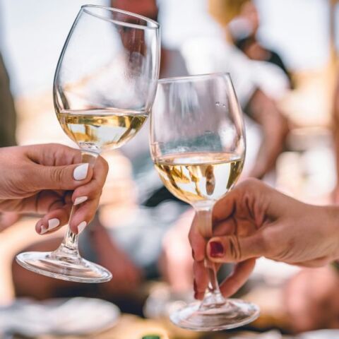 5 κρασιά της Κρήτης και τα κρητικά πιάτα που τους ταιριάζουν