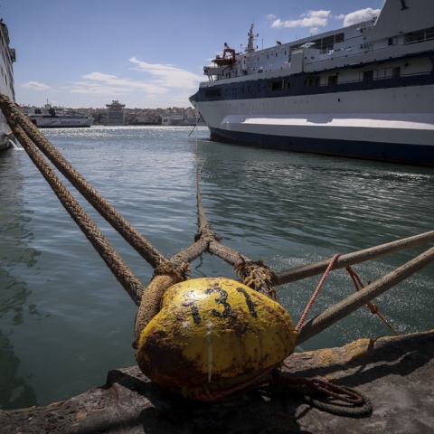 Δεμένα πλοία στο λιμάνι του Πειραιά