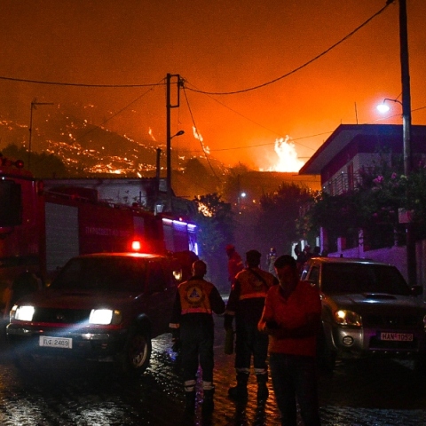 Φωτιά στην Ηλεία: Nέο μήνυμα από το 112 για απομάκρυνση των κατοίκων