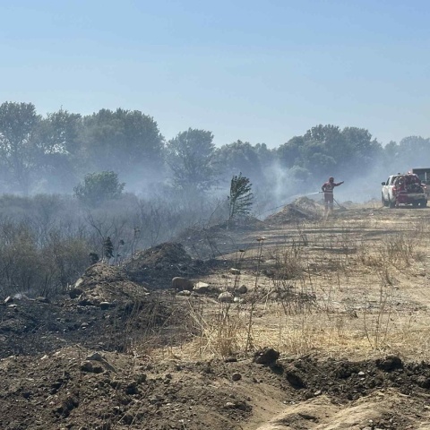 Προσπάθειες κατάσβεσης της φωτιάς στην Κομοτηνή