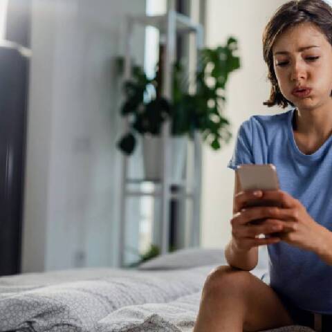 Το τηλέφωνο δεν είναι πια για να μιλάμε