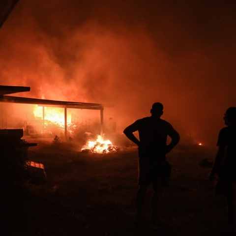 Φωτιά στην Αχαΐα: Νέο μήνυμα του 112 για την εκκένωση της περιοχής Βούντενη Πατρών