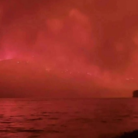 Ανεξέλεγκτη η φωτιά στην Πρέβεζα - Διάσπαρτα μέτωπα σε περίπου 30 χιλιόμετρα