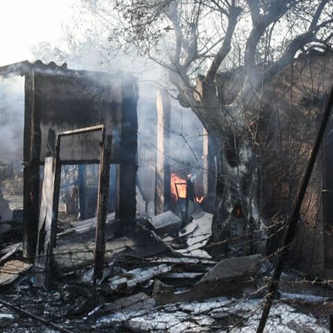 Έκτακτα μέτρα στήριξης των πληγέντων από τις φωτιές - Αναλυτικά τα μέτρα που αποφασίστηκαν