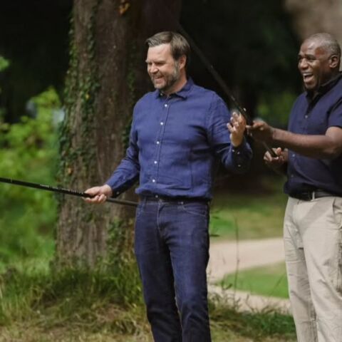 Ο ΥΠΕΞ της Βρετανίας κατήγγειλε τον εαυτό του στις Αρχές γιατί πήγε με τον Βανς για ψάρεμα χωρίς να έχουν άδεια