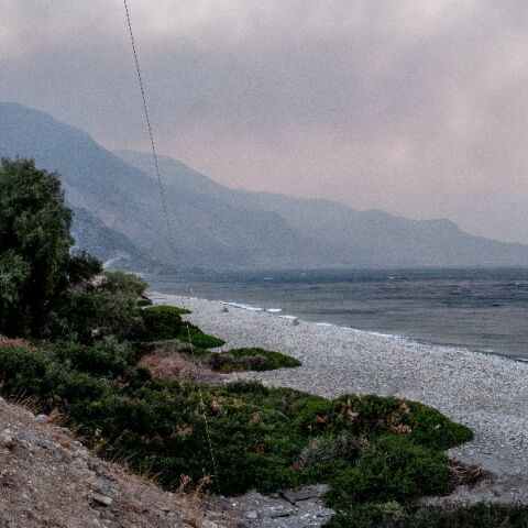 Από πού έρχεται ο πυκνός καπνός σε Αιγαίο και Ανατολική Αττική - O Θοδωρής Κολυδάς εξηγεί