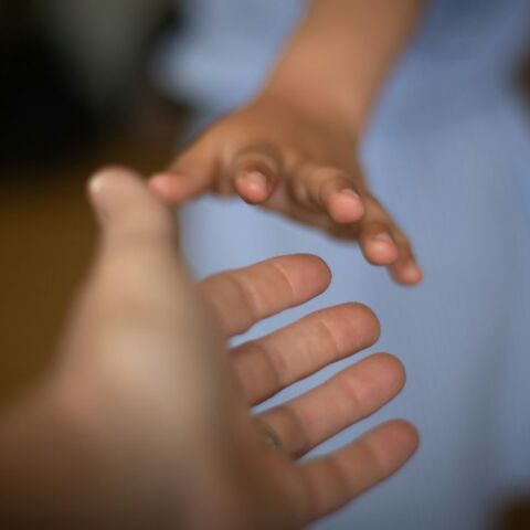 Συγκλονίζει η μητέρα της 14χρονης από την Κεφαλονιά που βγήκε από τη ΜΕΘ 