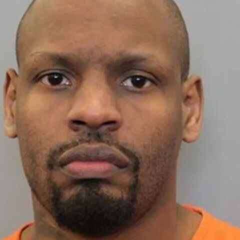 ΗΠΑ: Η αστυνομία στο Τέξας αναζητά τον Τόρι Ντούγκα, που αφέθηκε ελεύθερος «κατά λάθος» αντί να μεταφερθεί στη φυλακή για να εκτίσει ποινή 7 ετών.