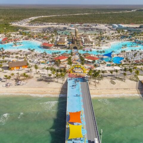 Μπαχάμες: Ένας 79χρονος και μία 74χρονη από τις ΗΠΑ πέθαναν σε ξεχωριστά περιστατικά πνιγμού στο ιδιωτικό θέρετρο 600 εκατ. δολαρίων της Carnival. 