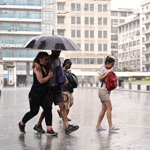 Καιρός: Βροχές και καταιγίδες σήμερα Τετάρτη στο μεγαλύτερο μέρος της χώρας