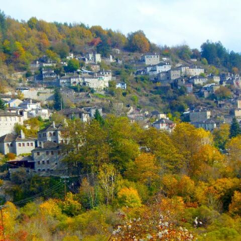 Το BBC εξυμνεί το Ζαγόρι: Εκεί όπου ο χρόνος κυλά αλλιώς και μας υπενθυμίζει πώς να ζούμε πιο σοφά και πιο ανθρώπινα 