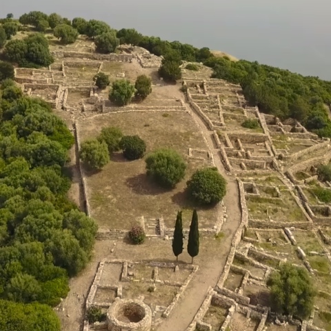 Δημιουργούνται διαδρομές περιήγησης στον αρχαιολογικό χώρο του Ραμνούντος