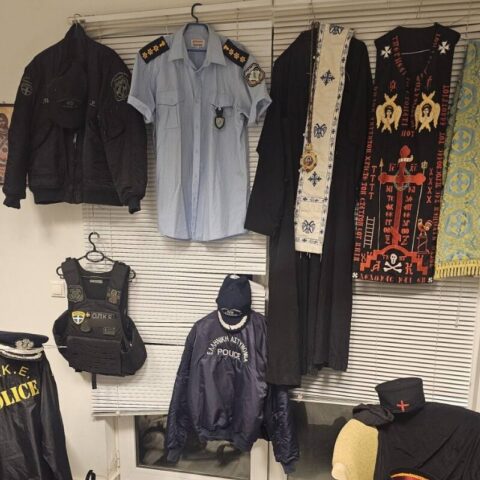 Χανιά: Ντυνόταν παπάς και αστυνομικός και έκλεβε ανενόχλητος αντικείμενα από εκκλησίες