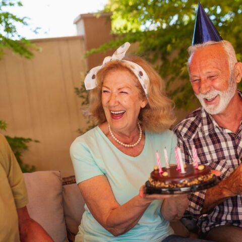 Τι είναι αυτό που έχουν κοινό οι άνθρωποι που φτάνουν τα 100 χρόνια; - Επιστήμονες του Ινστιτούτου Καρολίνσκα στη Στοκχόλμη μελέτησαν χαρακτηριστικά αιωνόβιων