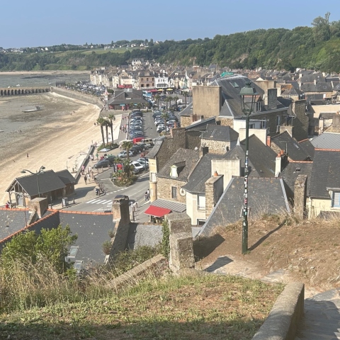 Αύγουστος στη βόρειο Γαλλία, επεισόδιο 1ο: Βρετάνη - Σμαραγδένια Ακτή