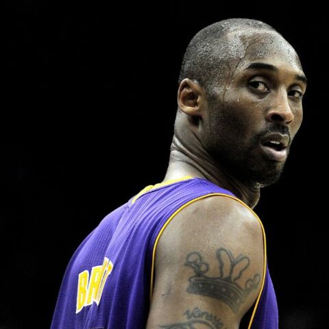 Η Warner Bros. Pictures απέκτησε σενάριο για ταινία που αφηγείται την ιστορία του θρυλικού Κόμπι Μπράιαντ και το πώς κατέληξε στους Λος Άντζελες Λέικερς.