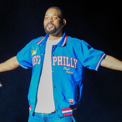 Ο Γουίλ Σμιθ κατηγορείται ότι χρησιμοποίησε τεχνητή νοημοσύνη για να δημιουργήσει ψεύτικους θαυμαστές σε βίντεο της περιοδείας του, προκαλώντας αντιδράσεις.