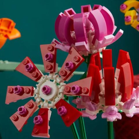 Η Lego σημείωσε ρεκόρ πωλήσεων 4,7 δισεκατομμυρίων ευρώ, καθώς οι γονείς στρέφουν τα παιδιά σε δημιουργικά παιχνίδια αντί για smartphones.