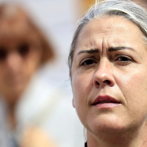 Ο πραγματικός λόγος για τον οποίο η Καρολίν Νταριάν διέκοψε κάθε σχέση με τη μητέρα της Ζιζέλ Πελικό