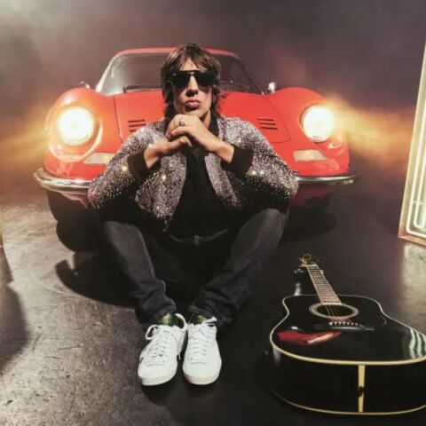 Λίγο πριν την περιοδεία του με τους Oasis, ο Ρίτσαρντ Άσκροφτ μοιράζεται το πρώτο single από το επερχόμενο άλμπουμ του «Lovin’ You» - Kυκλοφορεί 10 Οκτωβρίου.